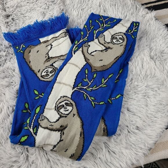 Sloth Scarf Archie McPhee 71 Inches Like New! Warm Winter Accessories - Picture 2 of 5